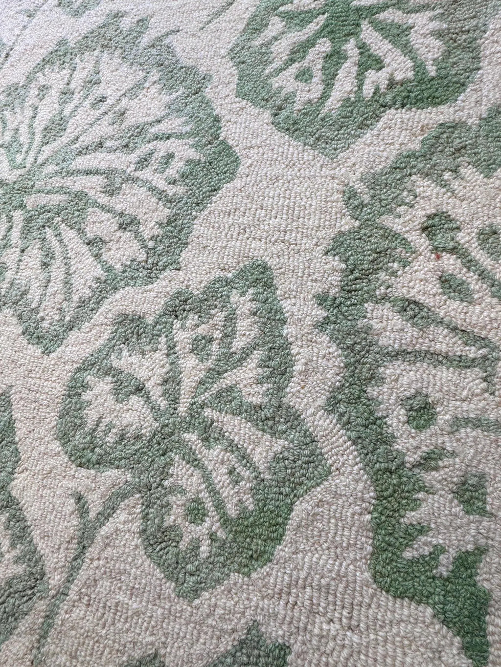 Hand Tufted Ivory Wool Rug, Green Floral Looped Pile (5X8)