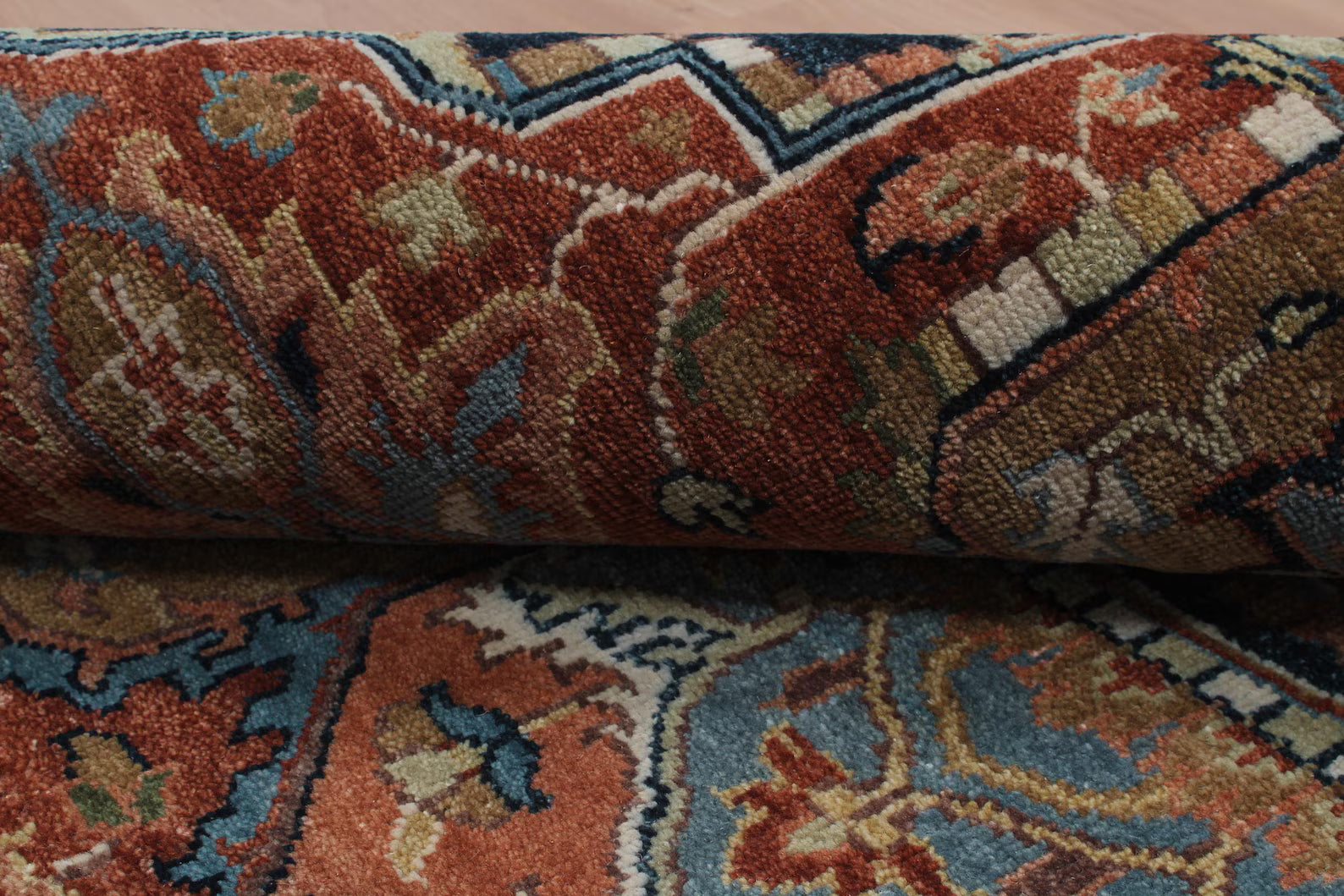 Antique Inspired Heriz Serapi Wool Rug - Hand Knotted Terracotta & Navy Area Rug