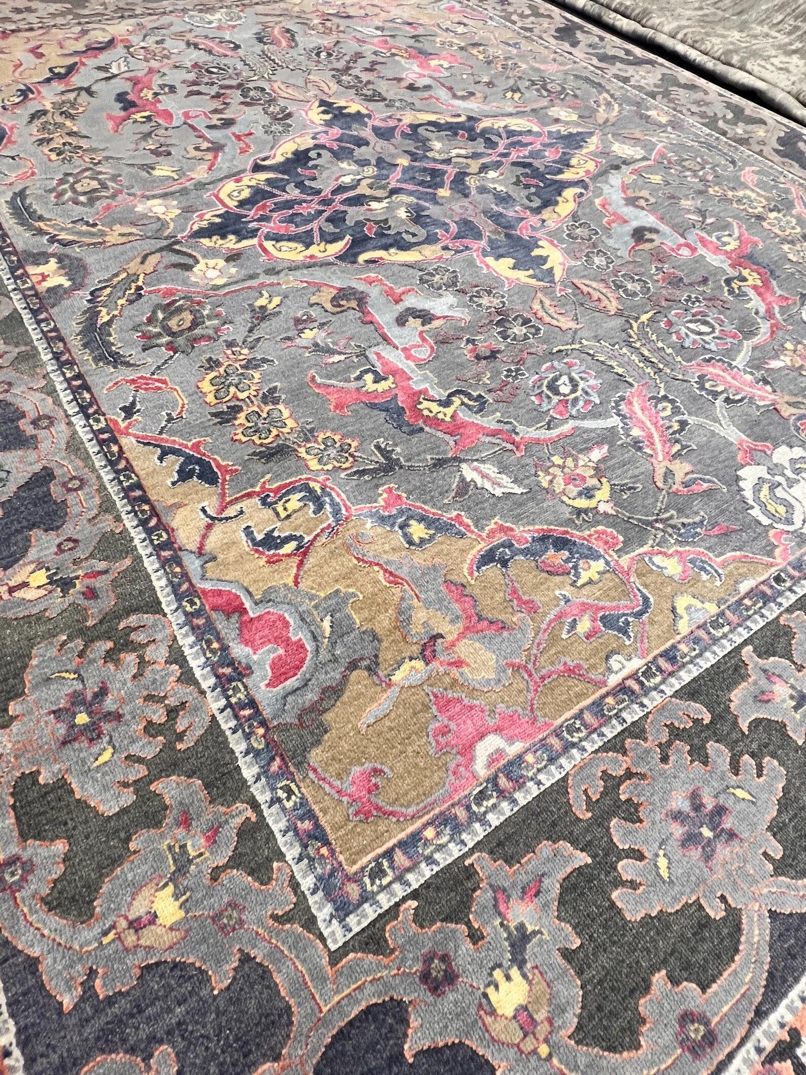 8x10 ft Luxurious pink Silver gray Hand-Knotted Oxidized Wool & Silk Area Rug