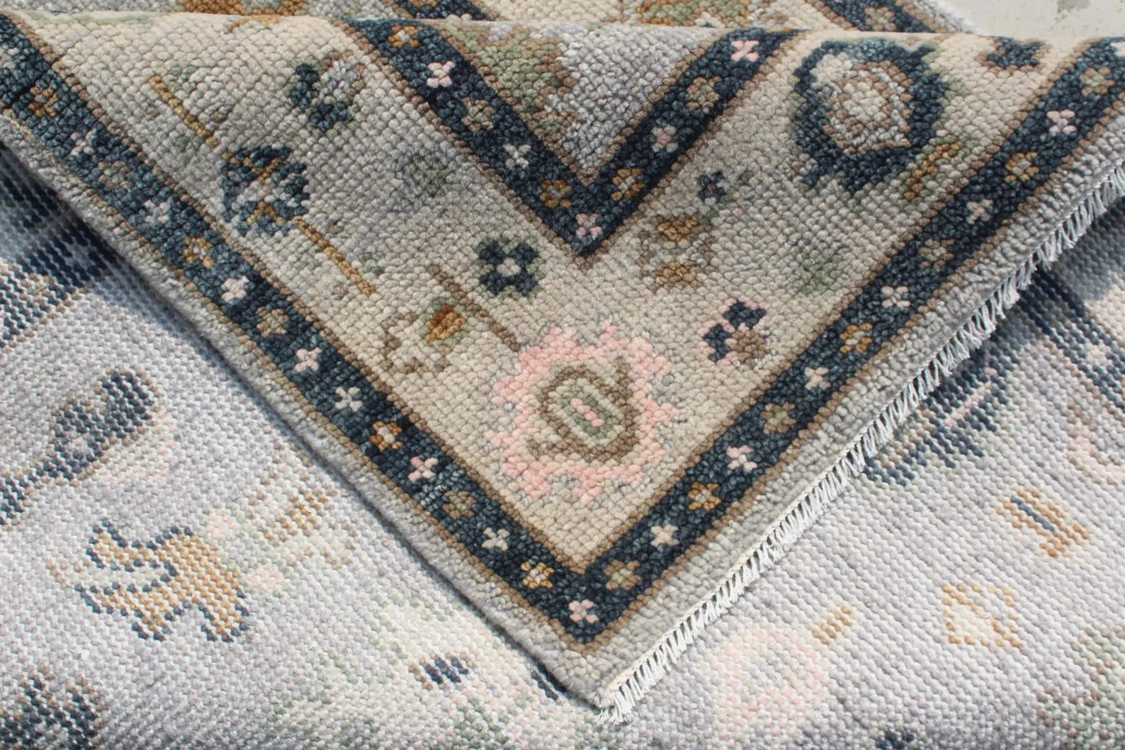 Gray Ivory Hand-Knotted Oushak Wool Rug, Modern Turkish Muted Pastel Area Rug