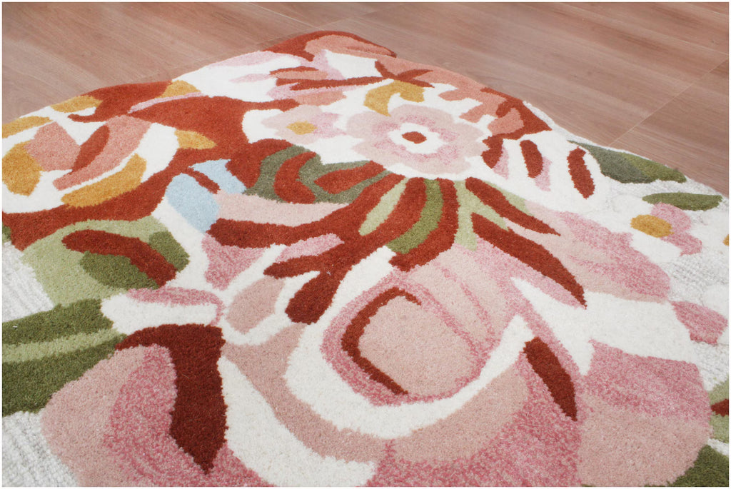 Custom Size Ivory Floral Hand-Tufted Wool Floral Area Rug – Modern Botanical Accent Carpet with Scalloped Edge for Living Room & Bedroom