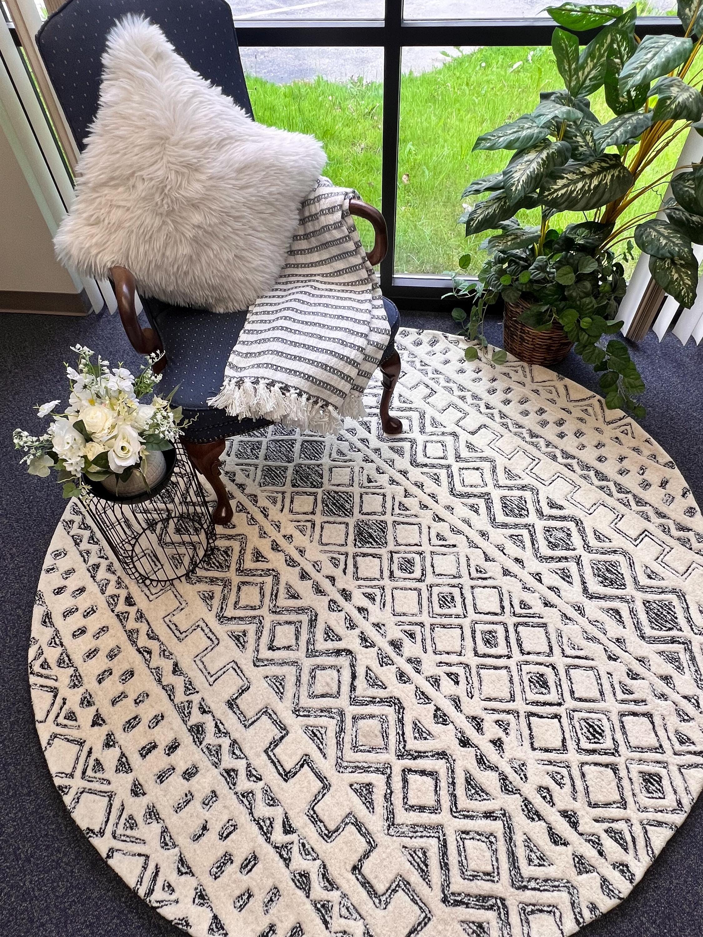 Handmade 6x6 round geometric pattern black ivory modern hand tufted rug for living room, bedroom and dining area, study roomEntryway