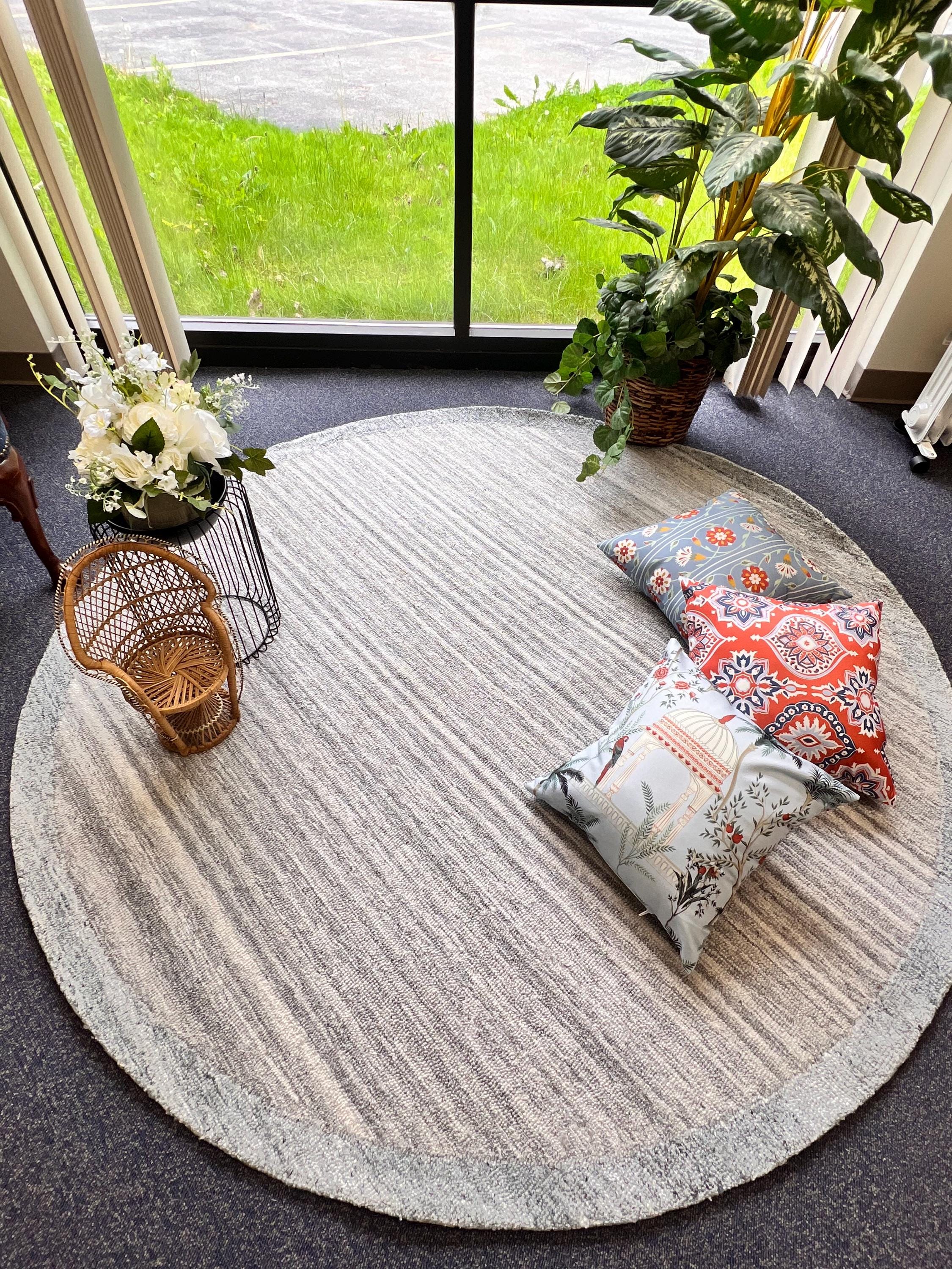 Handmade 6x6 8x8 round line pattern gray modern transitional hand tufted rug for living room, bedroom and dining area, study roomEntryway