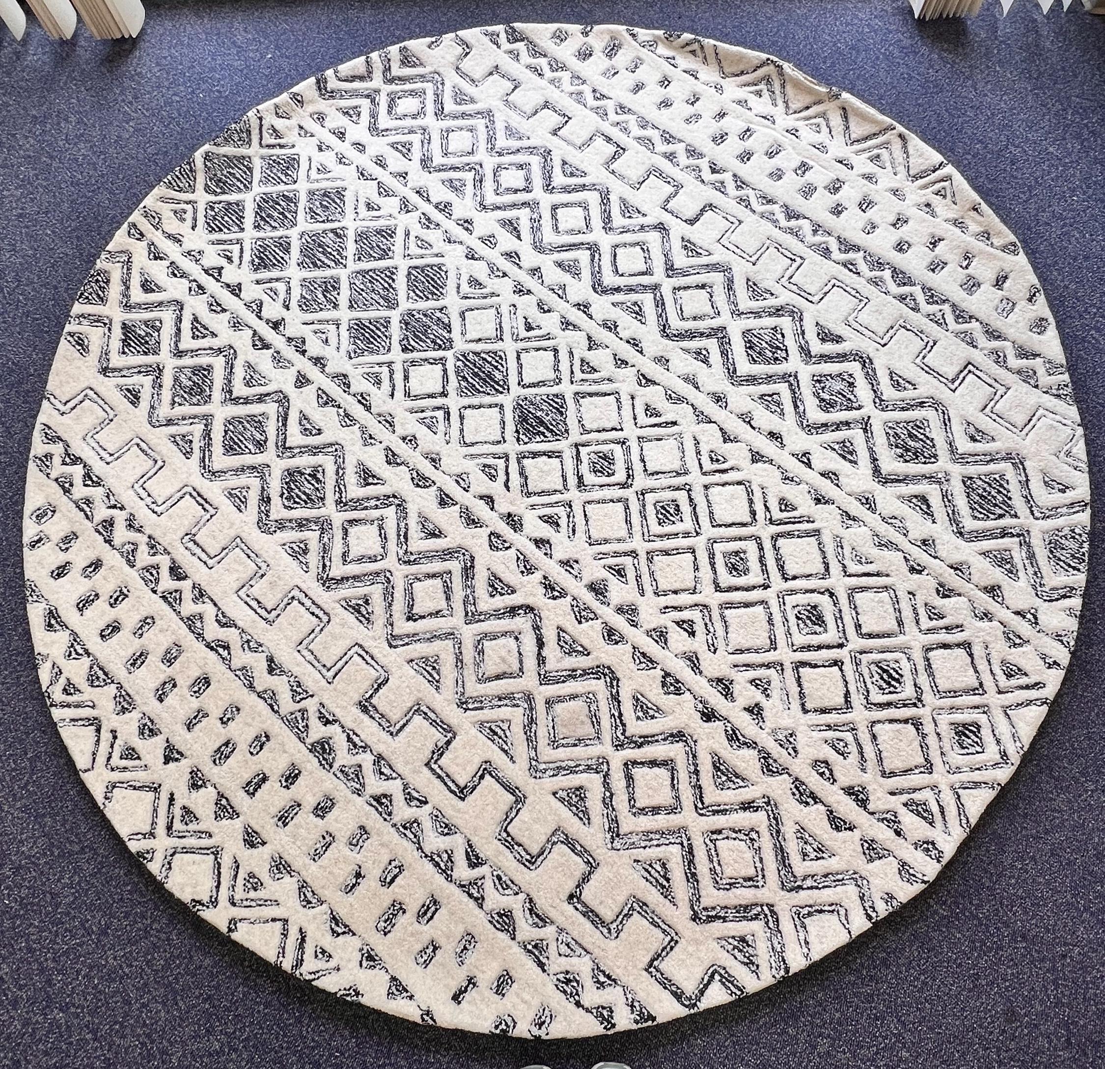 Handmade 6x6 round geometric pattern black ivory modern hand tufted rug for living room, bedroom and dining area, study roomEntryway