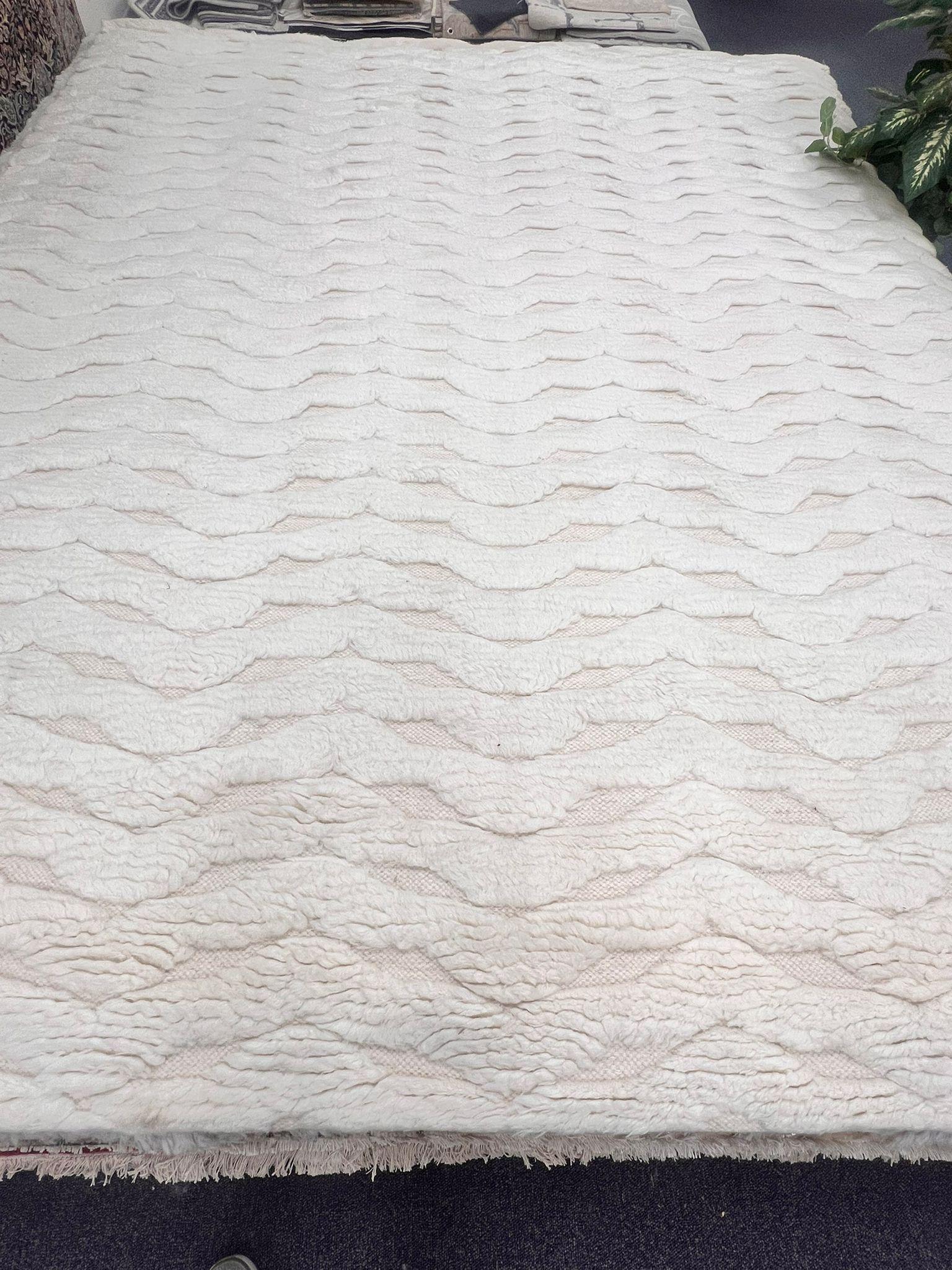Ivory Moroccan rug high-low zig-zag patterned pile handmade 8x10 rug for bedroom, living room, cozy reading room