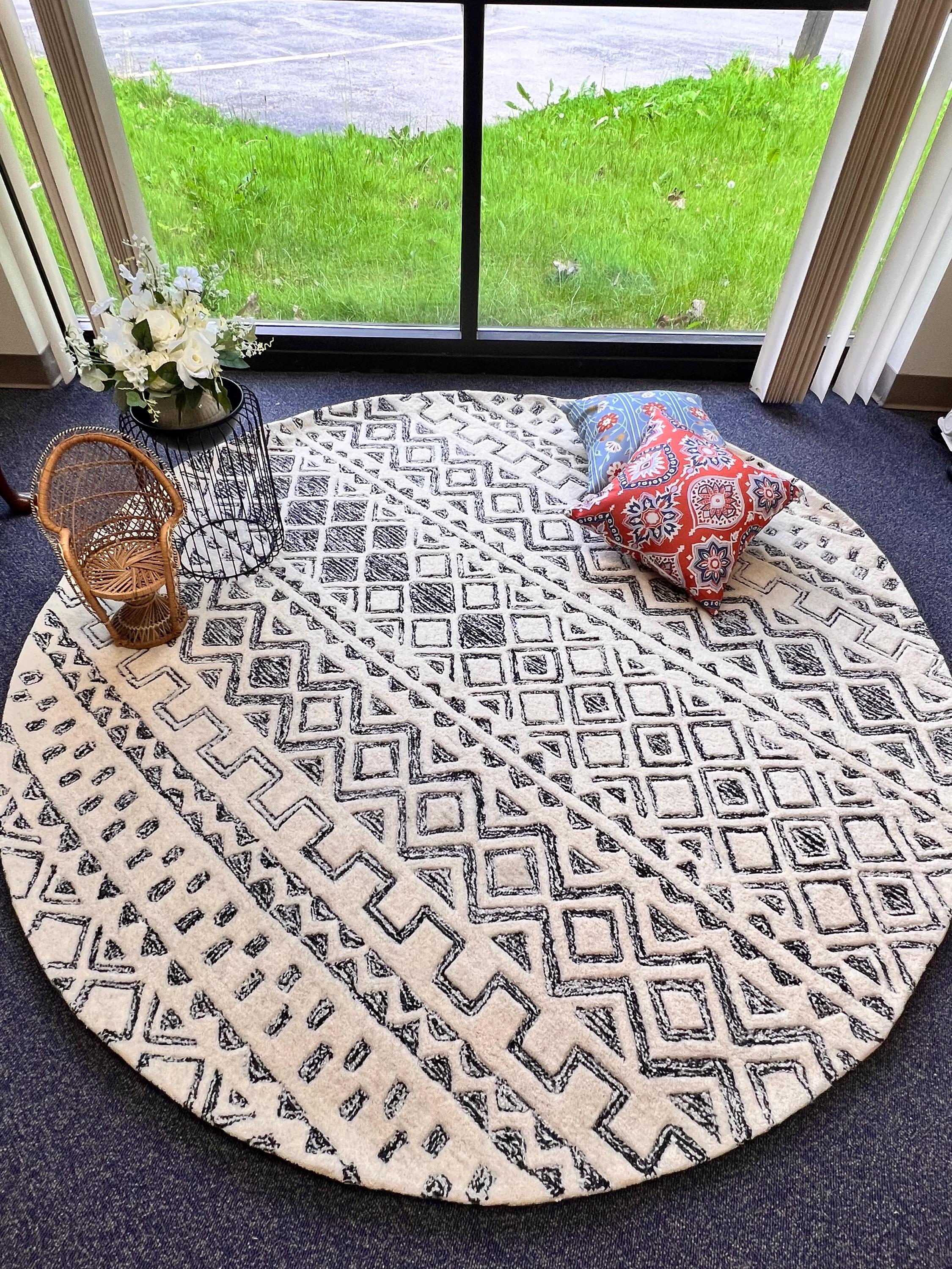 Handmade 6x6 round geometric pattern black ivory modern hand tufted rug for living room, bedroom and dining area, study roomEntryway