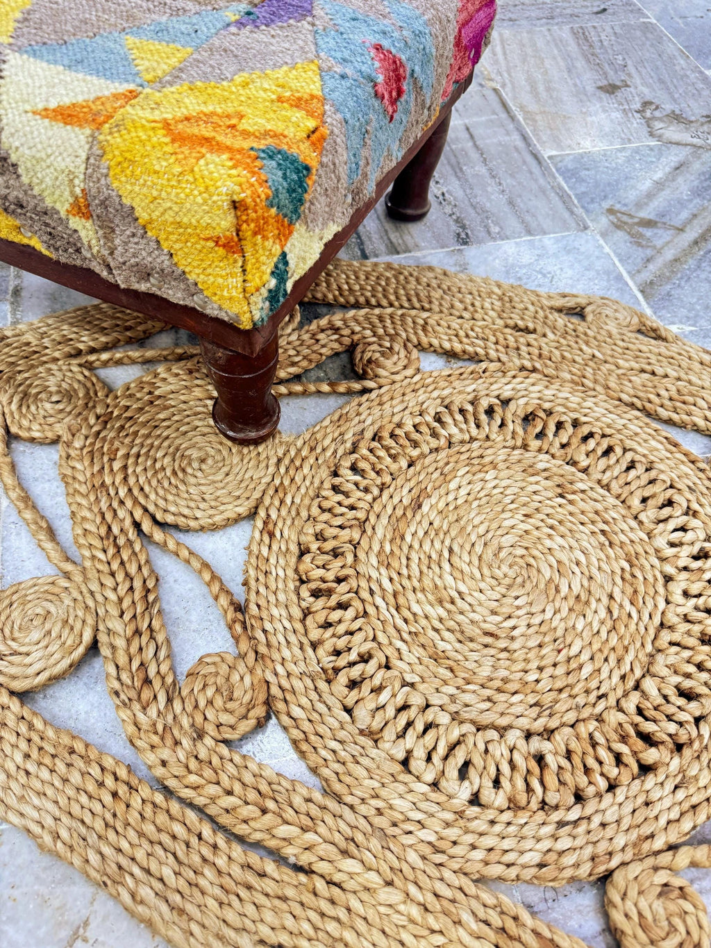 Natural Jute Accent Rug | Unique Ogee Shape 2x3 Mat