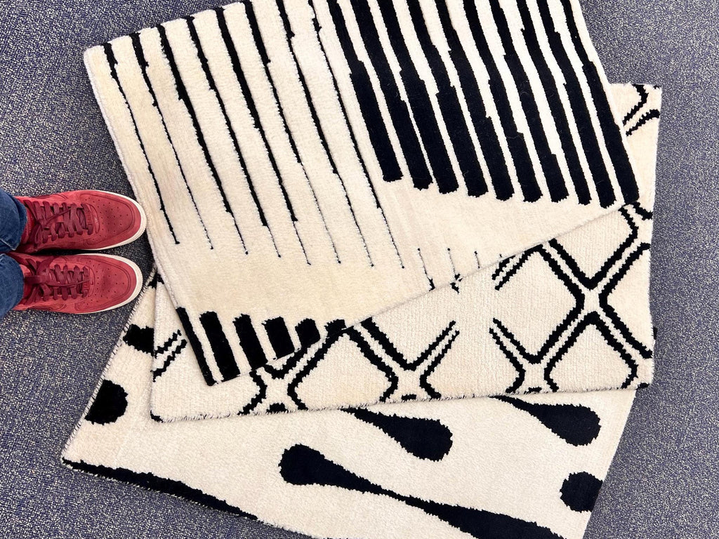 Beautiful Modern Ivory & Black Hand-Knotted Rug (2x3 ft) Plush Minimalist rug for entry way, underchair, accent luxury rug