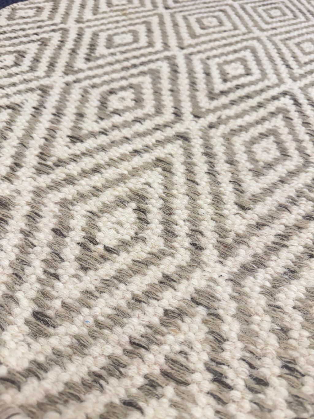 Diamond Geometric Wool Jute Rug - Neutral Grey/Ivory Flatweave Area Rug - Durable Entryway & Kitchen