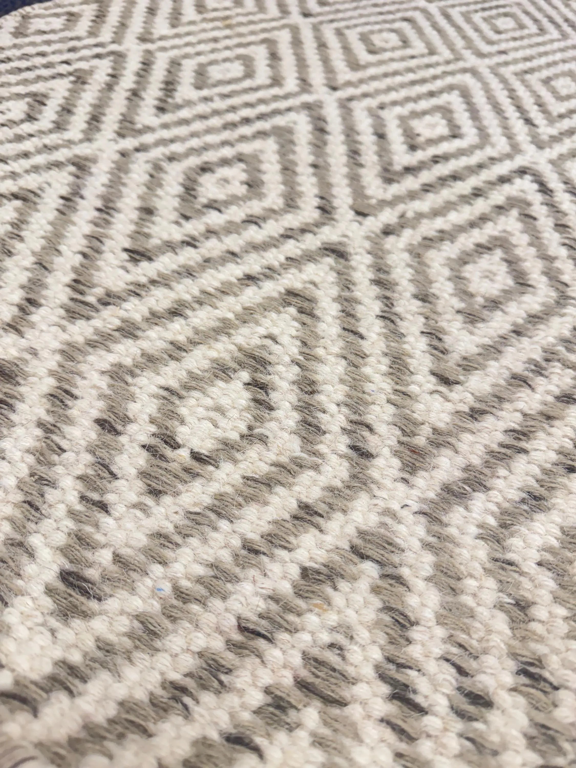 Diamond Geometric Wool Jute Rug - Neutral Grey/Ivory Flatweave Area Rug - Durable Entryway & Kitchen