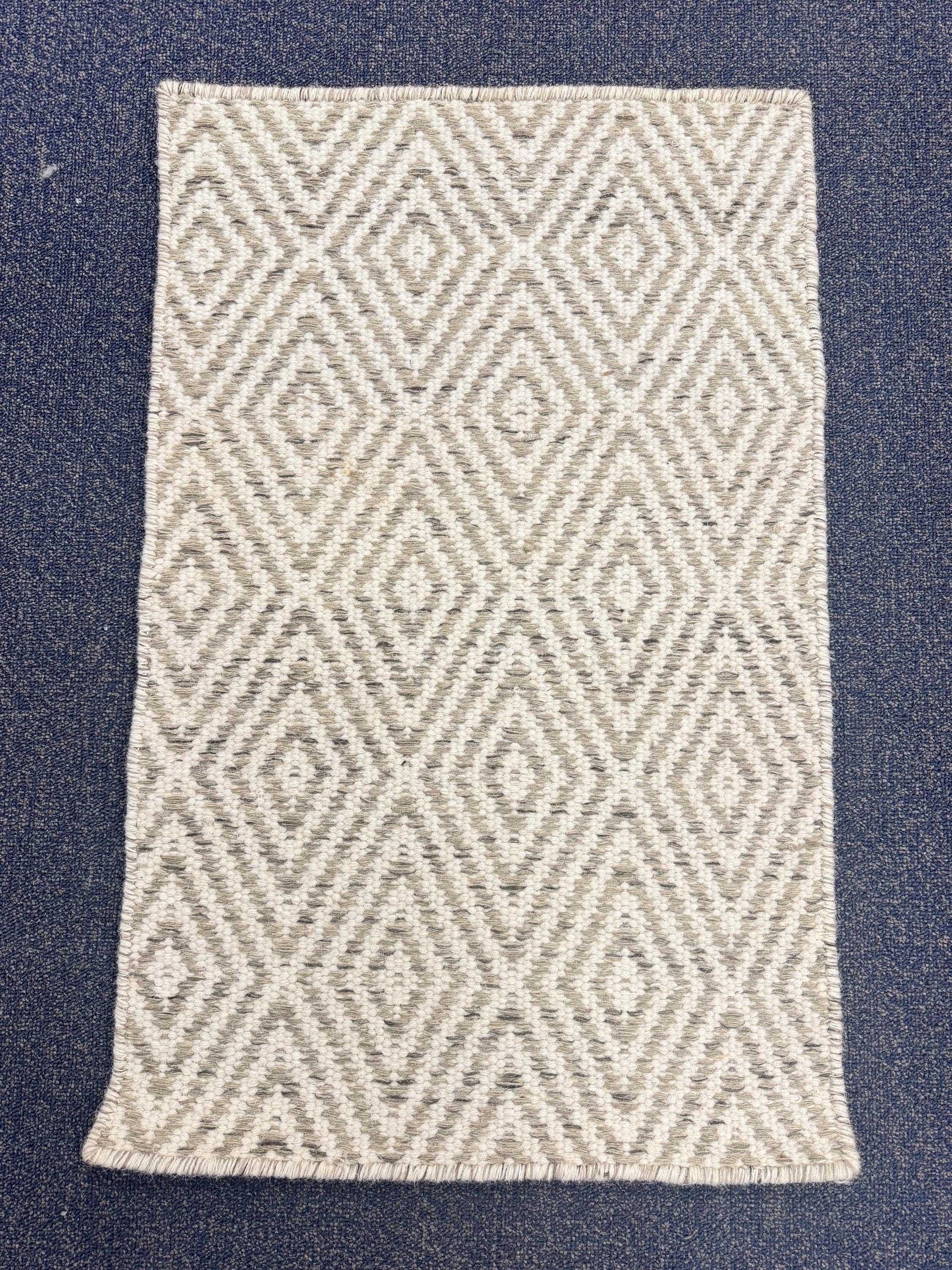 Diamond Geometric Wool Jute Rug - Neutral Grey/Ivory Flatweave Area Rug - Durable Entryway & Kitchen