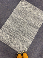 2x3 Hand-Tufted Gray Gradient Accent Rug | Modern Wool Blend Entryway Mat Textured Ombre Small Area Rug for Entryway, kitchen area, doormat