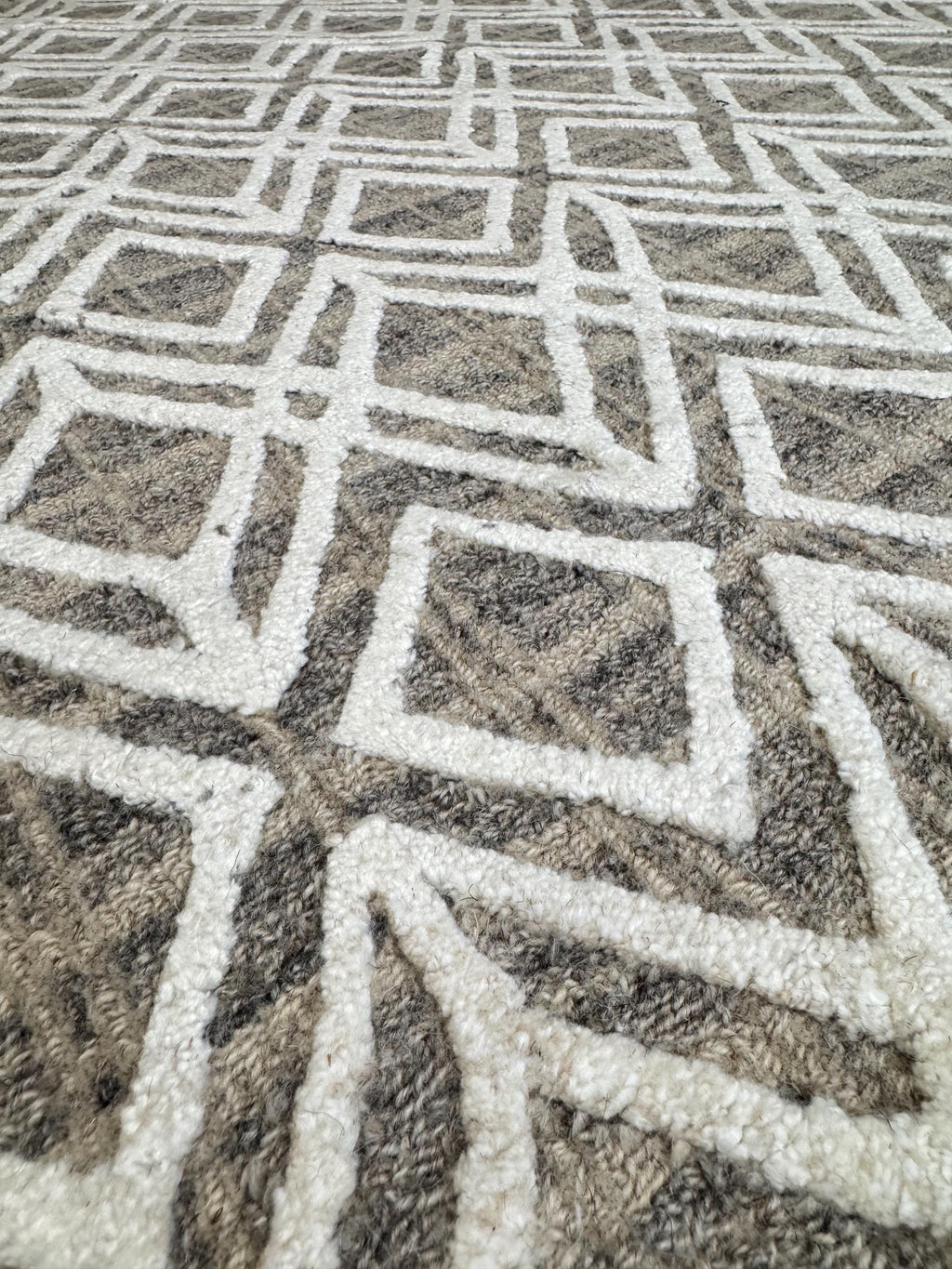 5x8 Diamond Pattern Handwoven Wool Rug - Neutral Geometric Home Decor - Soft Taupe & Cream Textured Rug - High Quality Sustainable Area Rug