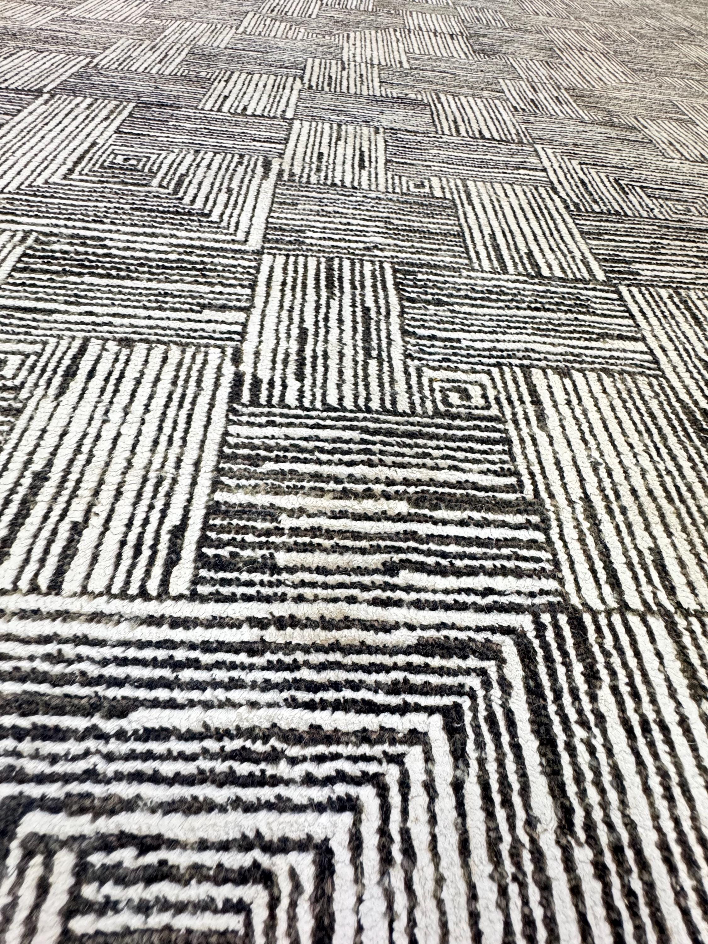 Modern Hand-Knotted Wool Rug - 6x9 (5'10" x 8'10") Geometric Maze Design Black and White Textured Area Rug Contemporary Neutral Home Decor