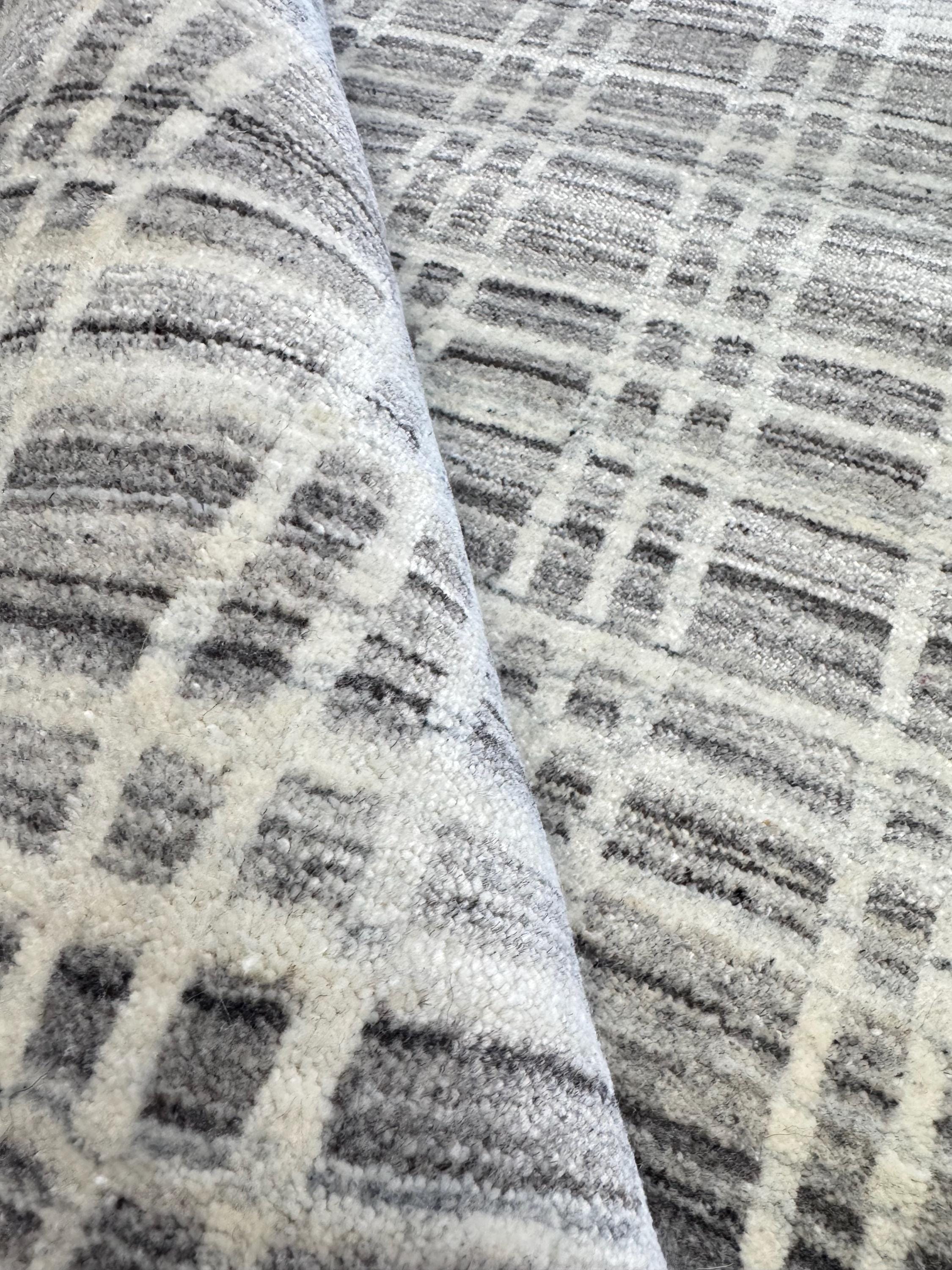 Modern Handwoven Wool Rug 4x6 - Black and grey Plaid Area Rug - Minimalist Glitch Pattern Flatweave - Scandinavian Style Hand-loomed Carpet