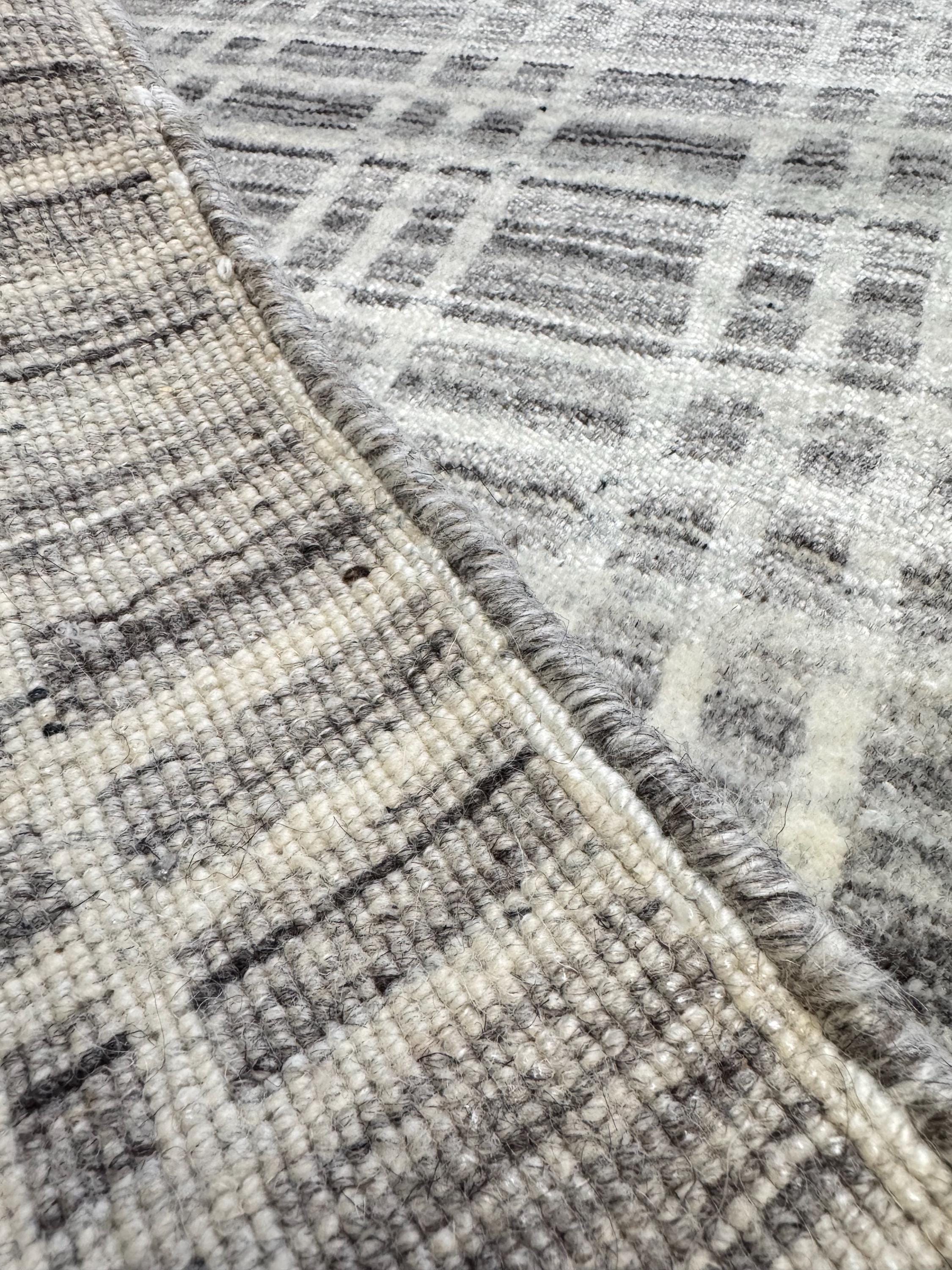 Modern Handwoven Wool Rug 4x6 - Black and grey Plaid Area Rug - Minimalist Glitch Pattern Flatweave - Scandinavian Style Hand-loomed Carpet