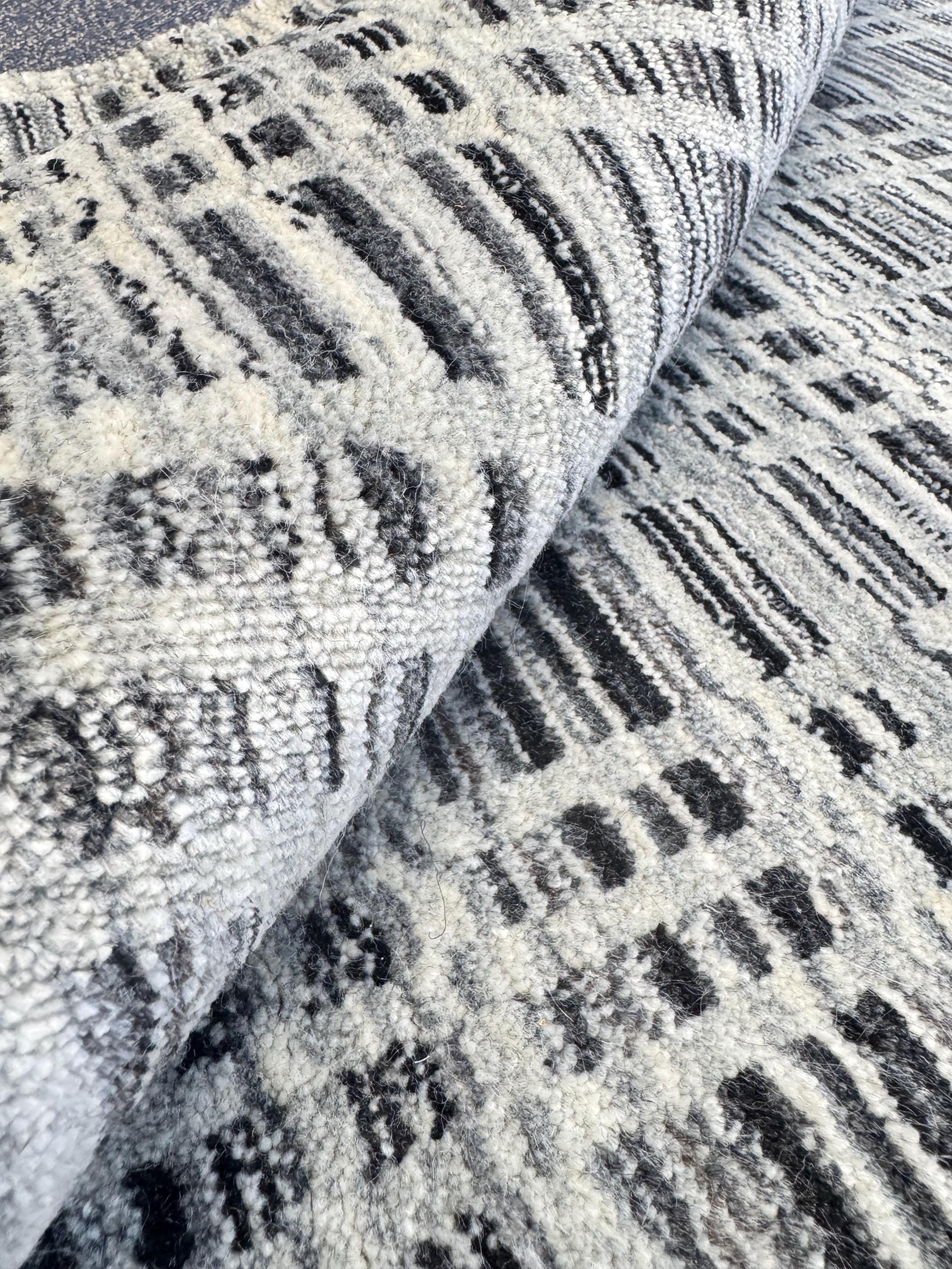 Modern Handwoven Wool Rug 4x6 - Black and White Plaid Area Rug - Minimalist Glitch Pattern Flatweave - Scandinavian Style Hand-loomed Carpet