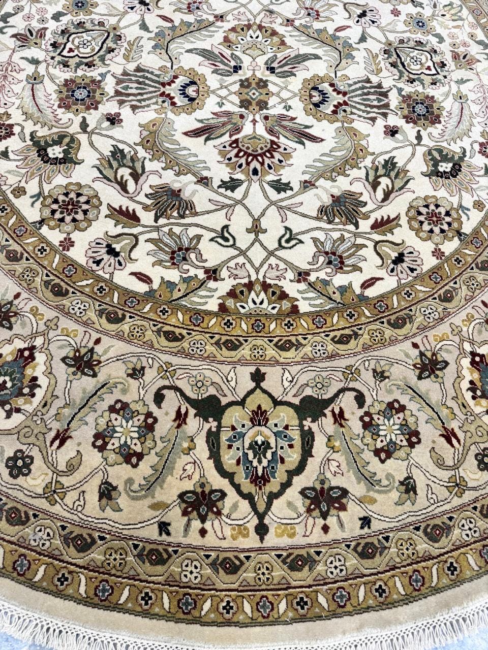 8x8 Round Hand-Knotted Wool Rug - Authentic Persian Style ivory camel - Traditional Floral Medallion Area Rug - High-End Living Room