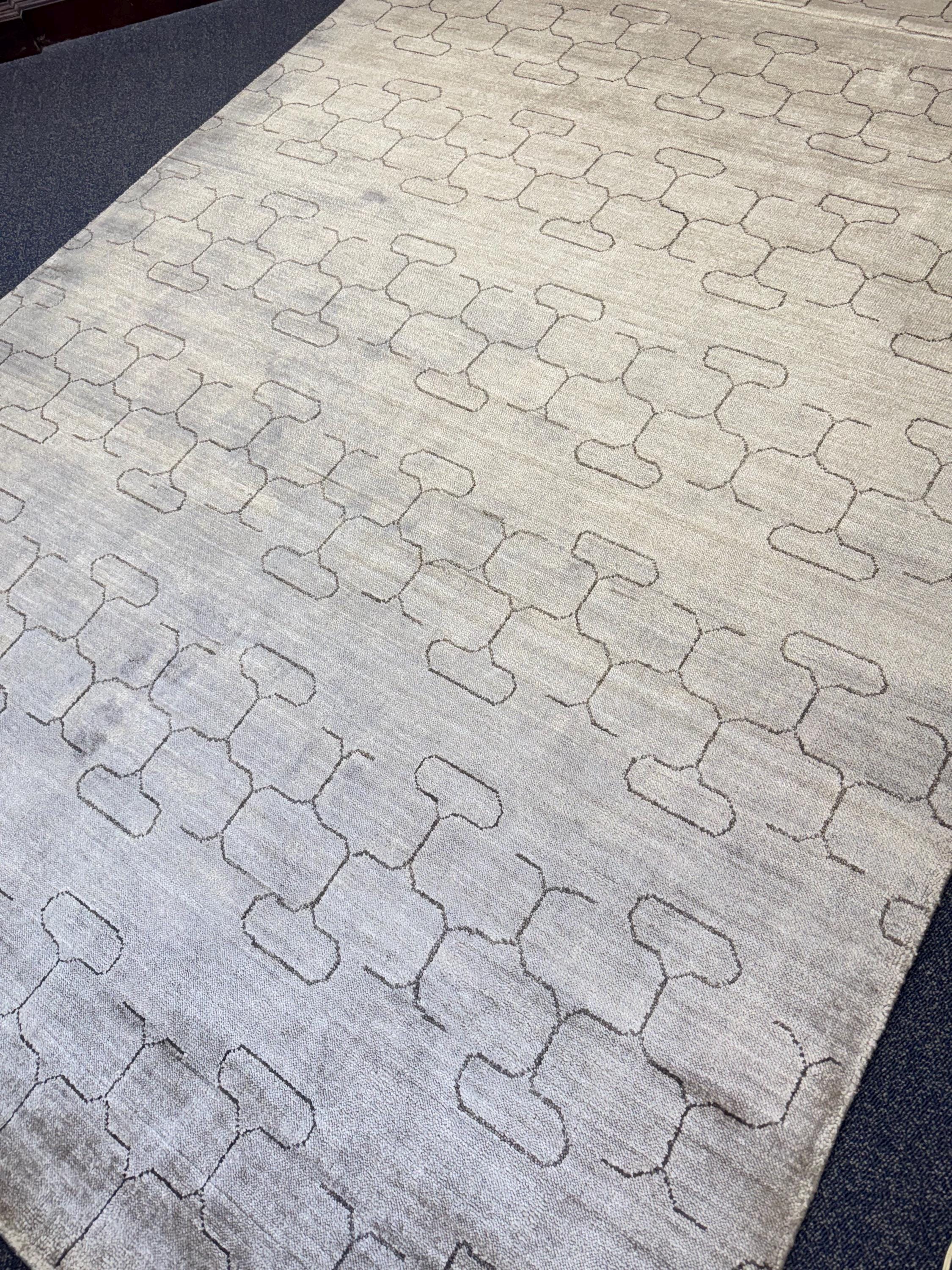 Dual-Tone 5.6x8 Wool & Silk Handmade Rug, Modern Shimmering Grid Design, Lustrous Grey Silver Geometric Area Rug, Contemporary Handwoven rug