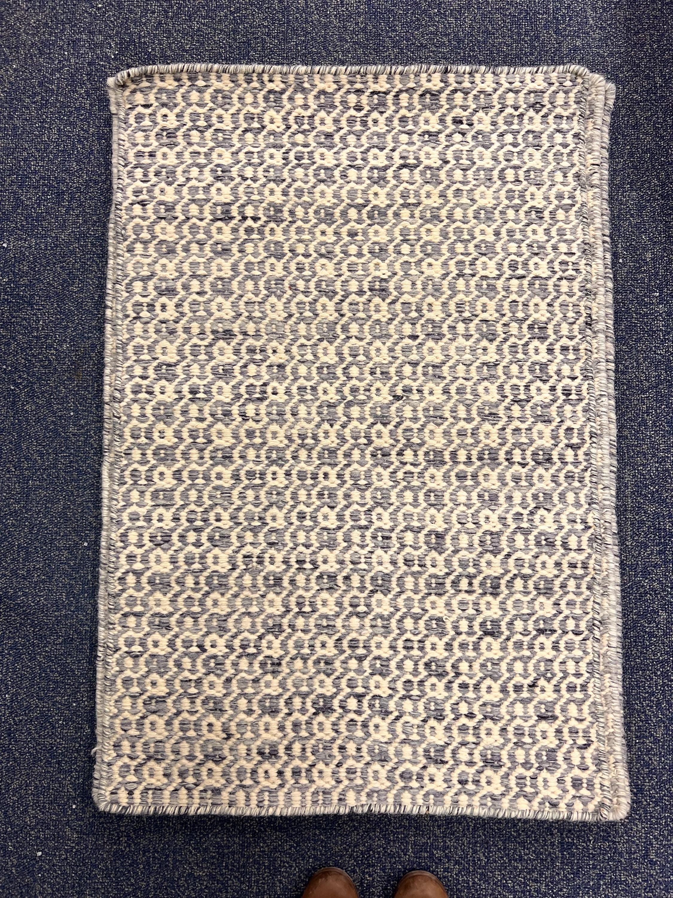 Diamond Geometric Wool Jute Rug - Neutral Grey/Ivory Flatweave Area Rug - Durable Entryway & Kitchen