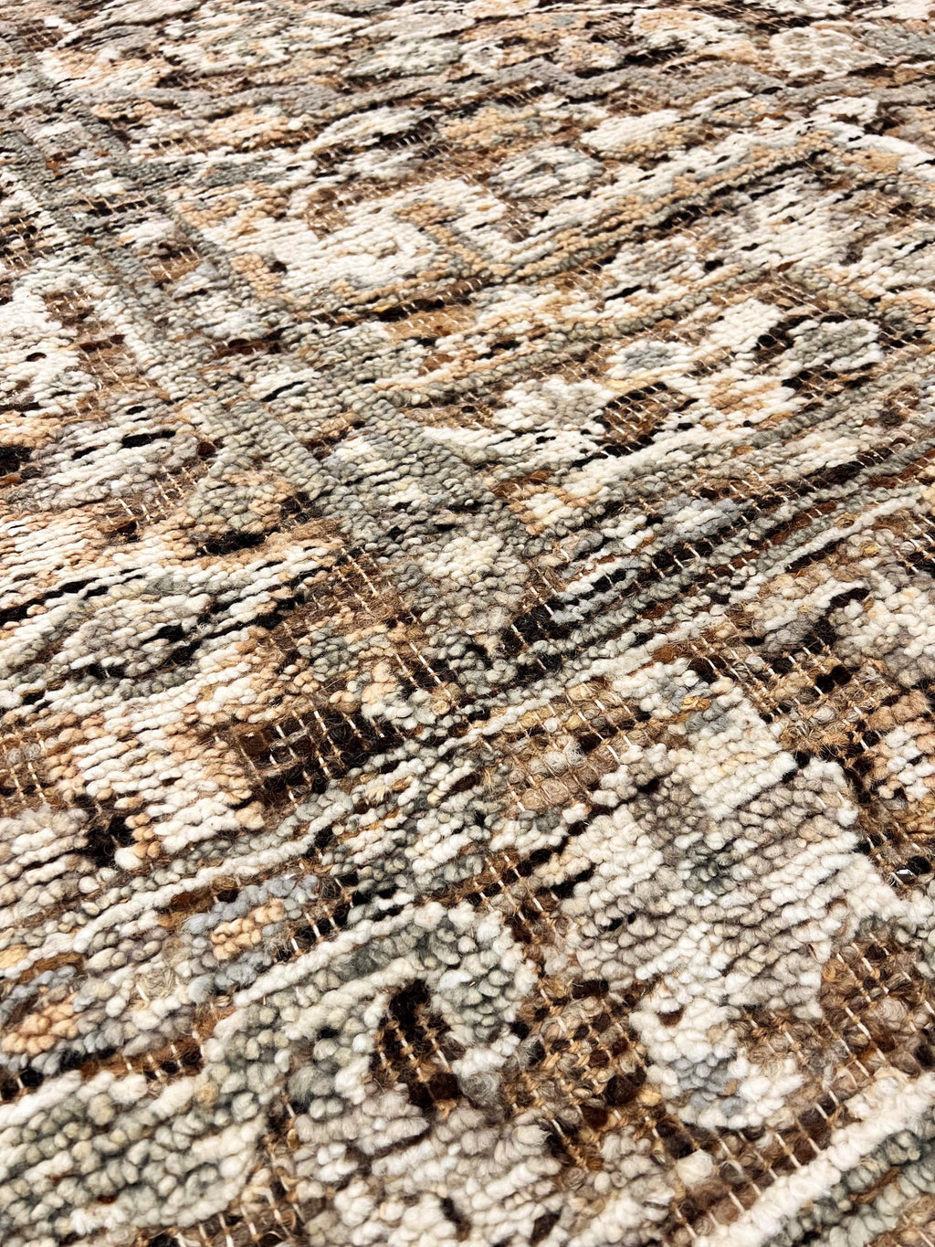 8x10 Hand-Knotted Textured High-Low medallion Style Wool & Jute Rug