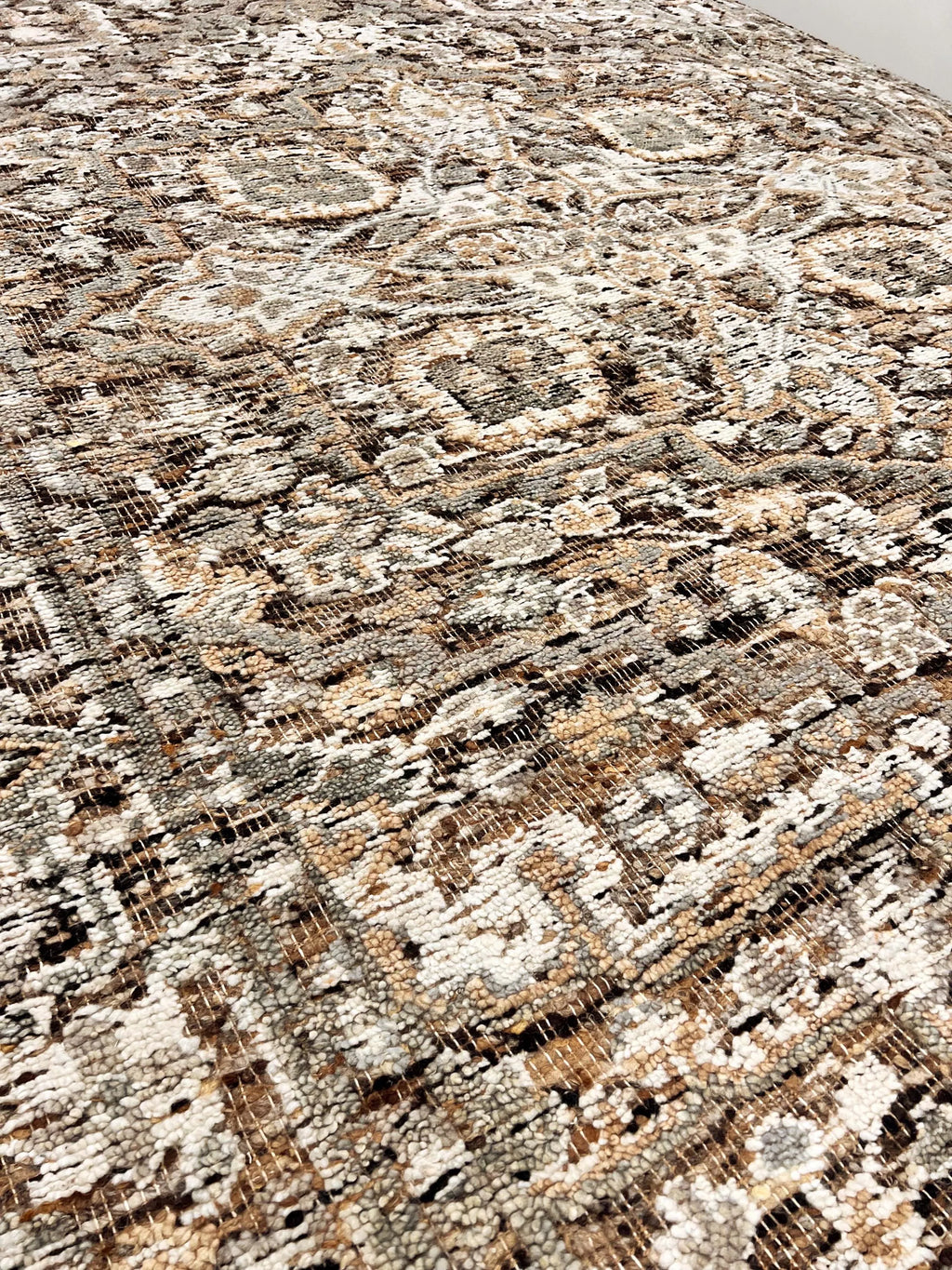 8x10 Hand-Knotted Textured High-Low medallion Style Wool & Jute Rug